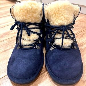 Bearpaw Leather boots Women’s 8 CLOSET CLEANOUT💨